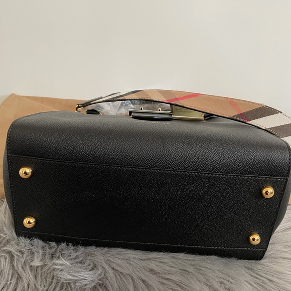 BURBERRY Grain Calfskin Medium Buckle Tote Black - Picture 10 of 14